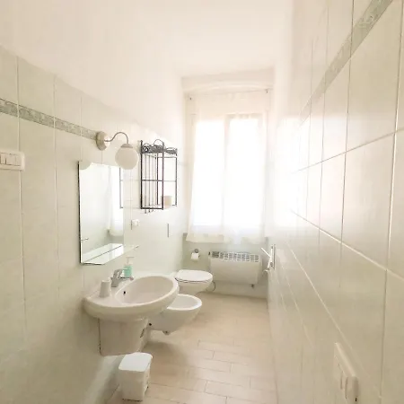 Little Italy Apartment *
